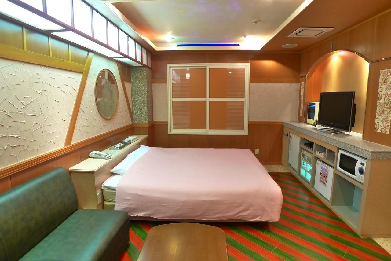 Resort Inn Golf Gotemba (Adults Only) מראה חיצוני תמונה